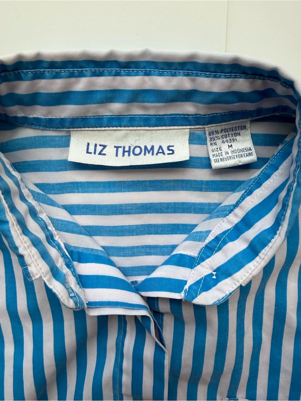 Vintage 90s Liz Thomas White & blue Striped Button Down Shirt with embroidery M - Picture 5 of 13